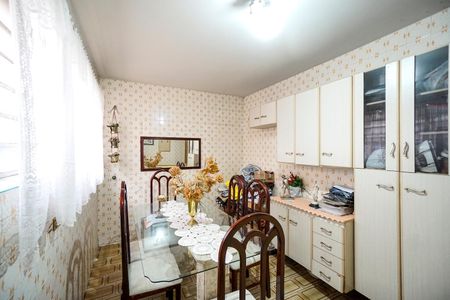 Casa à venda com 150m², 3 quartos e 2 vagas Casa à venda com 150m², 3 quartos e 2 vagasSala de jantar