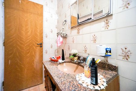 Casa à venda com 150m², 3 quartos e 2 vagas Casa à venda com 150m², 3 quartos e 2 vagasBanheiro da suíte