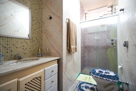 Casa à venda com 150m², 3 quartos e 2 vagas Casa à venda com 150m², 3 quartos e 2 vagasBanheiro social