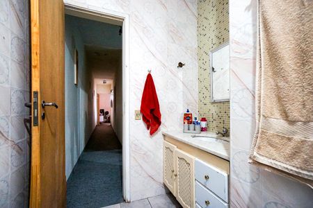 Casa à venda com 150m², 3 quartos e 2 vagas Casa à venda com 150m², 3 quartos e 2 vagasBanheiro social