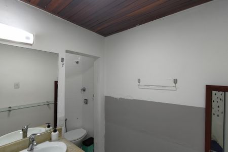 Apartamento à venda com 194m², 3 quartos e sem vagaBanheiro da Suíte
