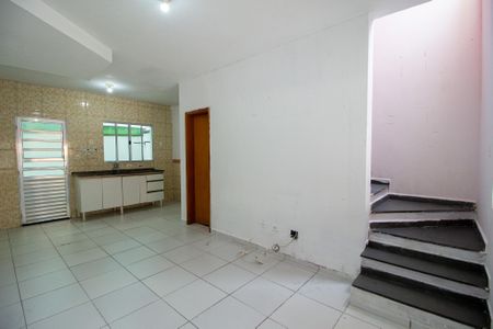 Sala de casa de condomínio para alugar com 2 quartos, 53m² em Lopes de Oliveira, Sorocaba
