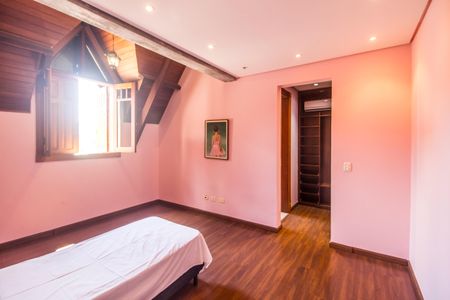 Casa de condomínio para alugar com 680m², 5 quartos e 8 vagasSuíte 3