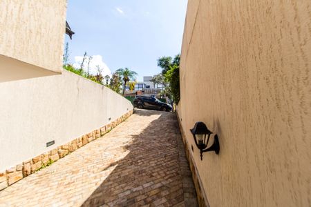 Casa de condomínio para alugar com 680m², 5 quartos e 8 vagasGaragem