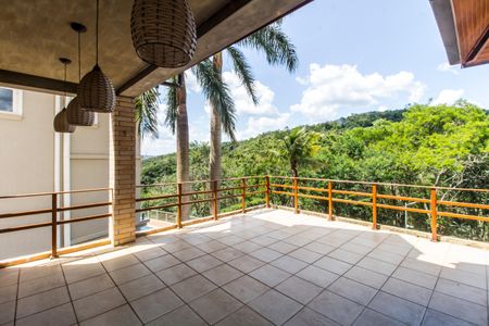 Varanda de casa de condomínio para alugar com 5 quartos, 680m² em Alphaville, Santana de Parnaíba