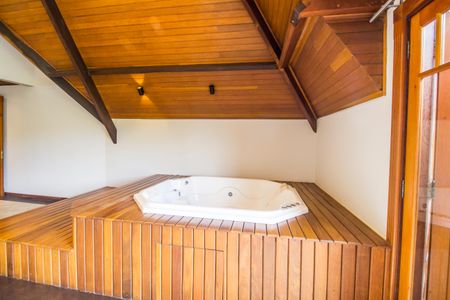 Casa de condomínio para alugar com 680m², 5 quartos e 8 vagasVista da Suíte