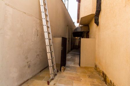 Casa de condomínio para alugar com 680m², 5 quartos e 8 vagasQuintal