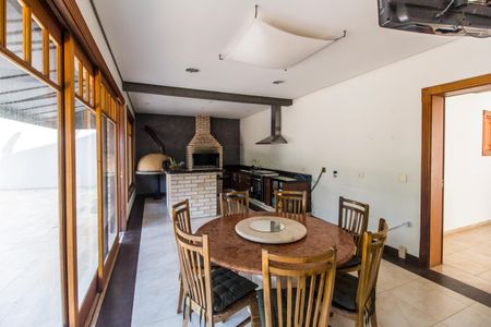 Casa de condomínio para alugar com 680m², 5 quartos e 8 vagasÁrea gourmet