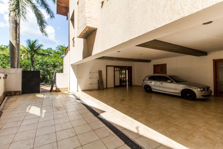Casa de condomínio para alugar com 680m², 5 quartos e 8 vagasGaragem