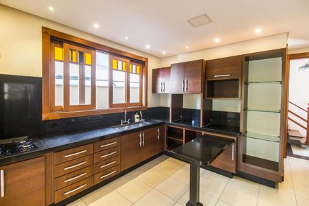 Casa de condomínio para alugar com 680m², 5 quartos e 8 vagasCozinha