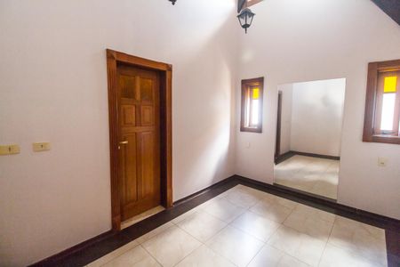 Casa de condomínio para alugar com 680m², 5 quartos e 8 vagasSuíte