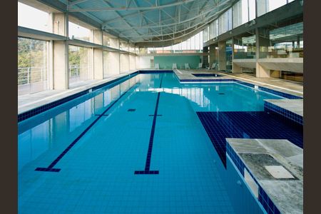 Casa de condomínio para alugar com 680m², 5 quartos e 8 vagasPiscina