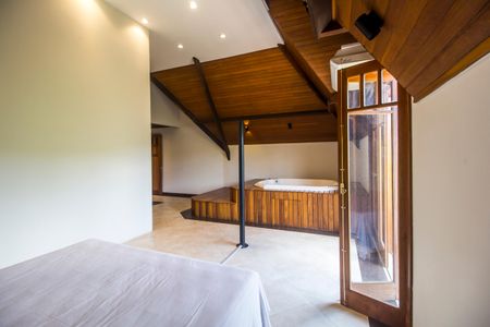 Casa de condomínio para alugar com 680m², 5 quartos e 8 vagasVista da Suíte