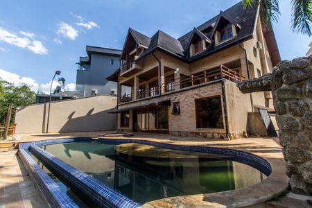 Casa de condomínio para alugar com 680m², 5 quartos e 8 vagasPiscina