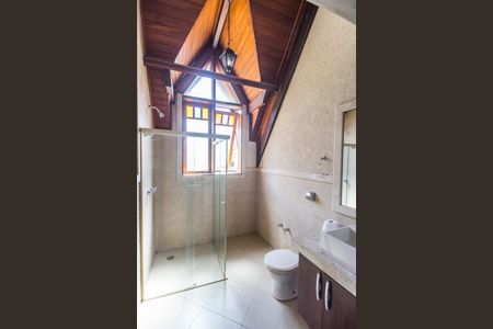 Casa de condomínio para alugar com 680m², 5 quartos e 8 vagasBanheiro da Suíte