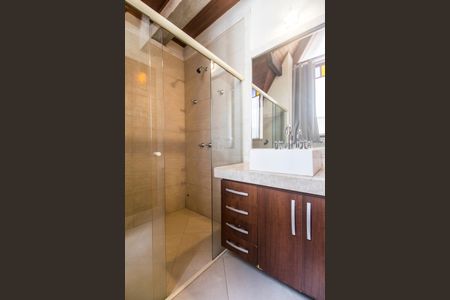 Casa de condomínio para alugar com 680m², 5 quartos e 8 vagasBanheiro da Suíte