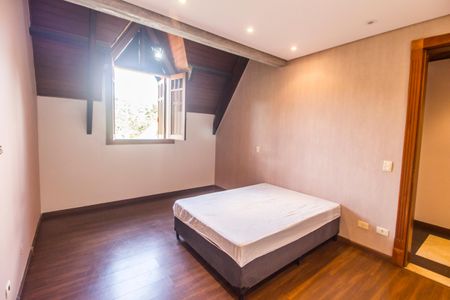 Casa de condomínio para alugar com 680m², 5 quartos e 8 vagasSuíte 4