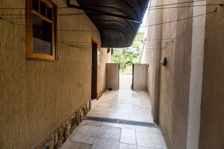 Casa de condomínio para alugar com 680m², 5 quartos e 8 vagasCorredor