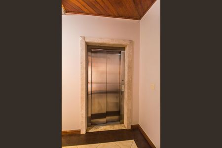 Casa de condomínio para alugar com 680m², 5 quartos e 8 vagasDetalhe