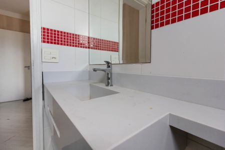 Apartamento à venda com 76m², 3 quartos e 2 vagasBanheiro do Quarto 2 suíte