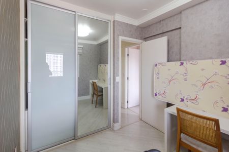 Apartamento à venda com 76m², 3 quartos e 2 vagasQuarto 3