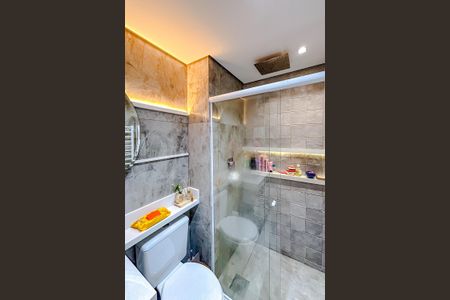 Apartamento à venda com 80m², 3 quartos e 2 vagasBanheiro