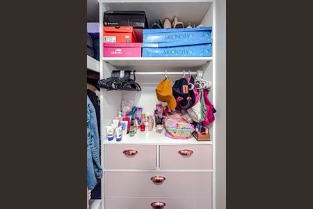 Apartamento à venda com 80m², 3 quartos e 2 vagasCloset