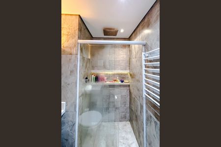 Apartamento à venda com 80m², 3 quartos e 2 vagasBanheiro