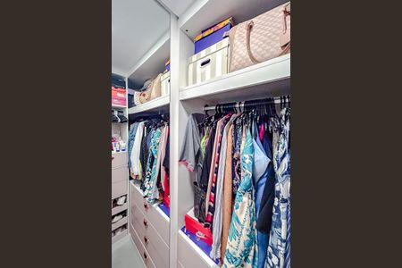 Apartamento à venda com 80m², 3 quartos e 2 vagasCloset