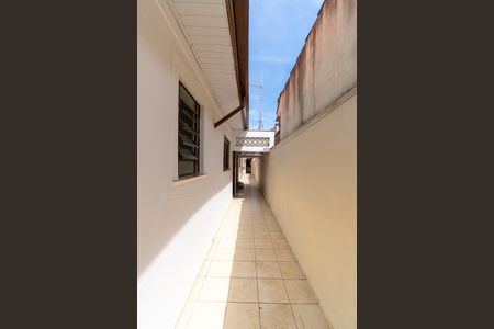 Casa para alugar com 70m², 2 quartos e 1 vaga Casa para alugar com 70m², 2 quartos e 1 vagaCorredor Externo