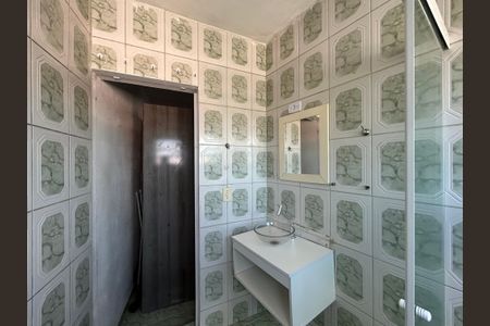 Banheiro de casa para alugar com 1 quarto, 38m² em Vila Boacava, São Paulo