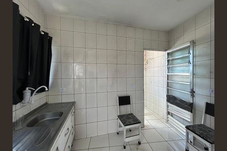 Cozinha de casa para alugar com 1 quarto, 38m² em Vila Boacava, São Paulo