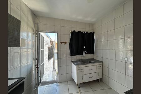 Cozinha de casa para alugar com 1 quarto, 38m² em Vila Boacava, São Paulo
