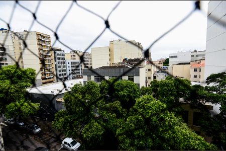 Apartamento para alugar com 70m², 2 quartos e 1 vagaSala