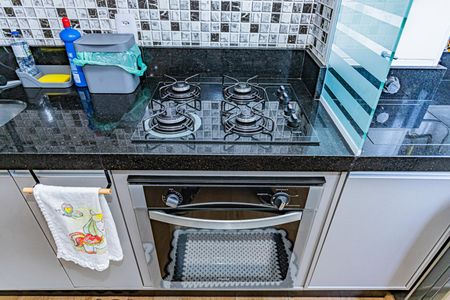 Apartamento à venda com 51m², 2 quartos e 1 vaga Apartamento à venda com 51m², 2 quartos e 1 vagaCozinha e Área de Serviço