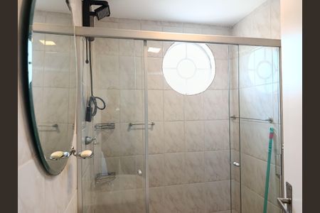 Banheiro de kitnet/studio para alugar com 1 quarto, 31m² em Cerqueira César, São Paulo