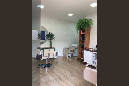 Casa à venda com 170m², 3 quartos e 3 vagas Casa à venda com 170m², 3 quartos e 3 vagasEdícula