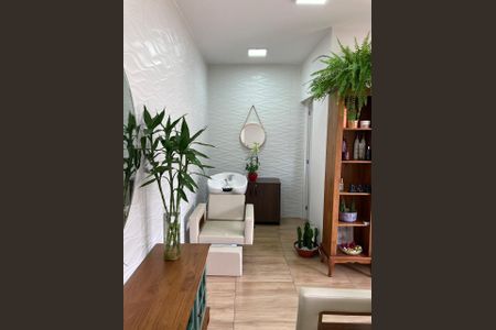 Casa à venda com 170m², 3 quartos e 3 vagas Casa à venda com 170m², 3 quartos e 3 vagasEdícula