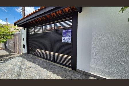 Casa à venda com 170m², 3 quartos e 3 vagas Casa à venda com 170m², 3 quartos e 3 vagasPlaca