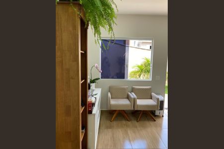 Casa à venda com 170m², 3 quartos e 3 vagas Casa à venda com 170m², 3 quartos e 3 vagasEdícula