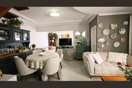 Casa à venda com 170m², 3 quartos e 3 vagas Casa à venda com 170m², 3 quartos e 3 vagasSala