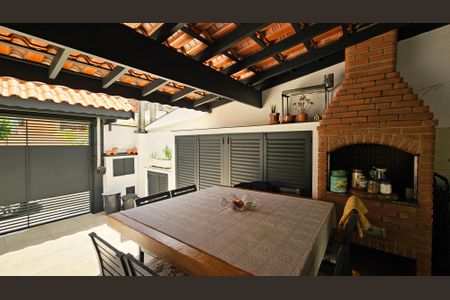 Casa à venda com 170m², 3 quartos e 3 vagas Casa à venda com 170m², 3 quartos e 3 vagasQuintal