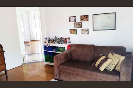 Casa à venda com 4 quartos, 265m² em Granja Julieta, São Paulo