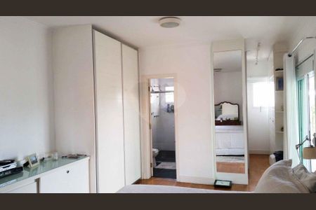 Casa à venda com 4 quartos, 265m² em Granja Julieta, São Paulo