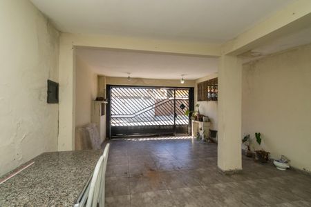 Casa à venda com 225m², 4 quartos e 2 vagas Casa à venda com 225m², 4 quartos e 2 vagasGaragem