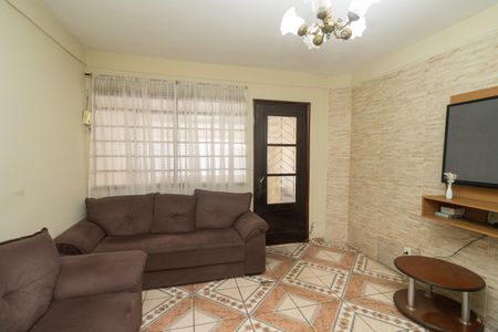 Casa à venda com 225m², 4 quartos e 2 vagas Casa à venda com 225m², 4 quartos e 2 vagasSala