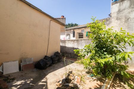 Casa à venda com 225m², 4 quartos e 2 vagas Casa à venda com 225m², 4 quartos e 2 vagasQuintal Casa 2