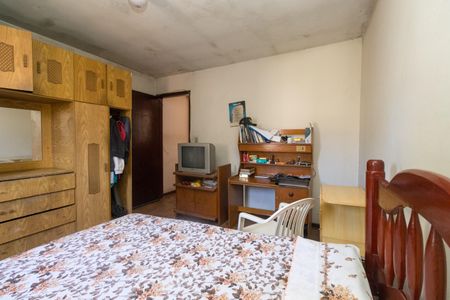 Casa à venda com 225m², 4 quartos e 2 vagas Casa à venda com 225m², 4 quartos e 2 vagasQuarto 1