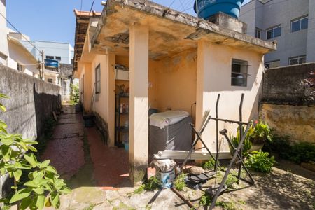 Casa à venda com 225m², 4 quartos e 2 vagas Casa à venda com 225m², 4 quartos e 2 vagasVista externa Casa 2