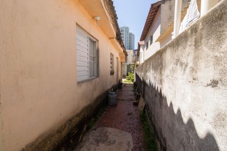 Casa à venda com 225m², 4 quartos e 2 vagas Casa à venda com 225m², 4 quartos e 2 vagasCorredor Casa 2